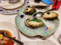 清酒五头鲜鲍配鱼子酱-Yan Ting 宴庭中餐厅(上海静安瑞吉酒店)