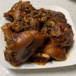 -六福珠寶(银泰百货大红门店)