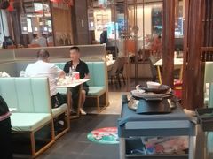 -阿瓦山寨·湘菜现炒·剁椒鱼头王(咸阳总店)