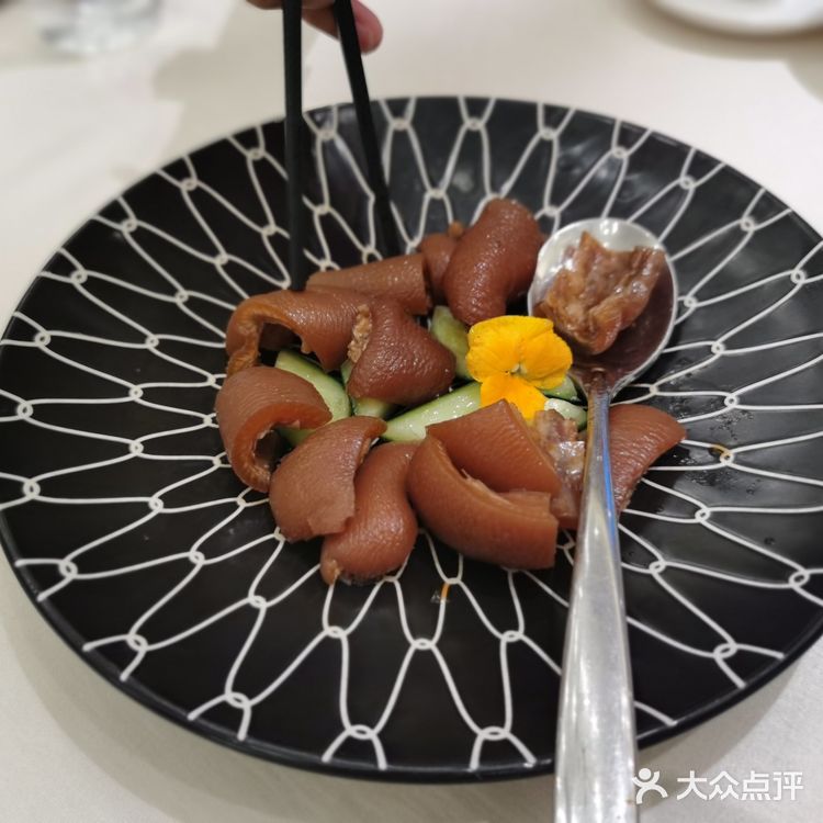 皮蛋瘦肉粥每次必点 「云吞面」一份不够，又上一份