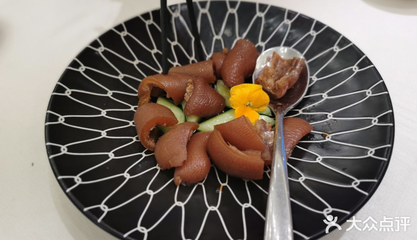 皮蛋瘦肉粥每次必点 「云吞面」一份不够，又上一份