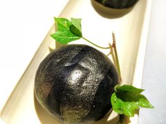黑金流沙包-桂满陇·蟹黄小笼汤包(中山公园店)