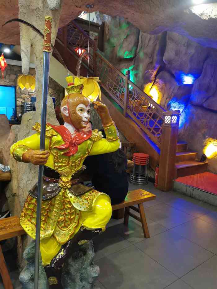 大圣烧烤(百步亭店)-"位置很好找就在兴业路地铁口出来的那一条路.