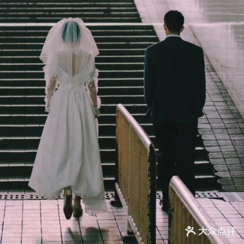 复古港风婚纱照