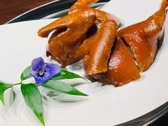 脆皮乳鸽-名佳荟