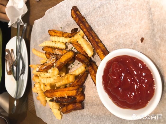 必胜客(黄花国际机场店)薯条双拼图片 - 第12张