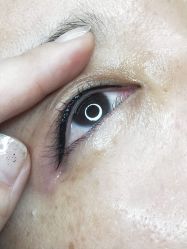 -一个差评成就的纹眉店