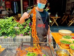 -拈签一笑黄牛肉辣卤串串