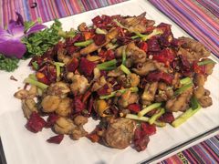 -香巴拉云南餐厅(华莱坞店)