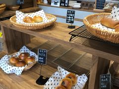 -沁屋面包店(人民东路店)