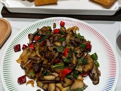 -清真·卡德尔大叔新疆主题餐厅(龙汇路店)