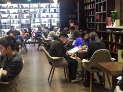 -钟书阁(松江泰晤士小镇店)