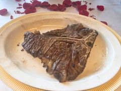 酱香熟成和牛红屋T骨-THE WANG王品(上海中心云端店)