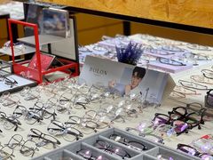 -罗伯特眼镜·蔡司官方授权(罗湖国贸店)