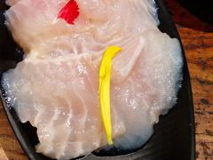 -老牌坊云南鱼豆花火锅(爱建店)