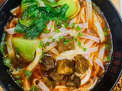 红烧牛肉宽粉-蓉李记成都名小吃(武汉菱角湖万达店)