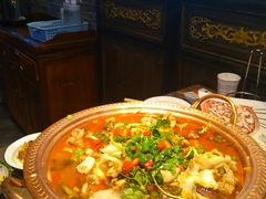 -沪小二炭火蛙锅(淮海中路美食不夜城店)