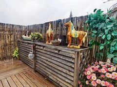 -小草屋轰趴馆别墅派对新场团建家庭聚会