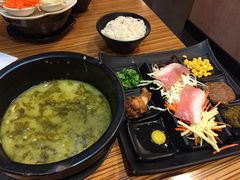 老坛酸菜米线-过桥缘·过桥米线(大华虎城嘉年华店)