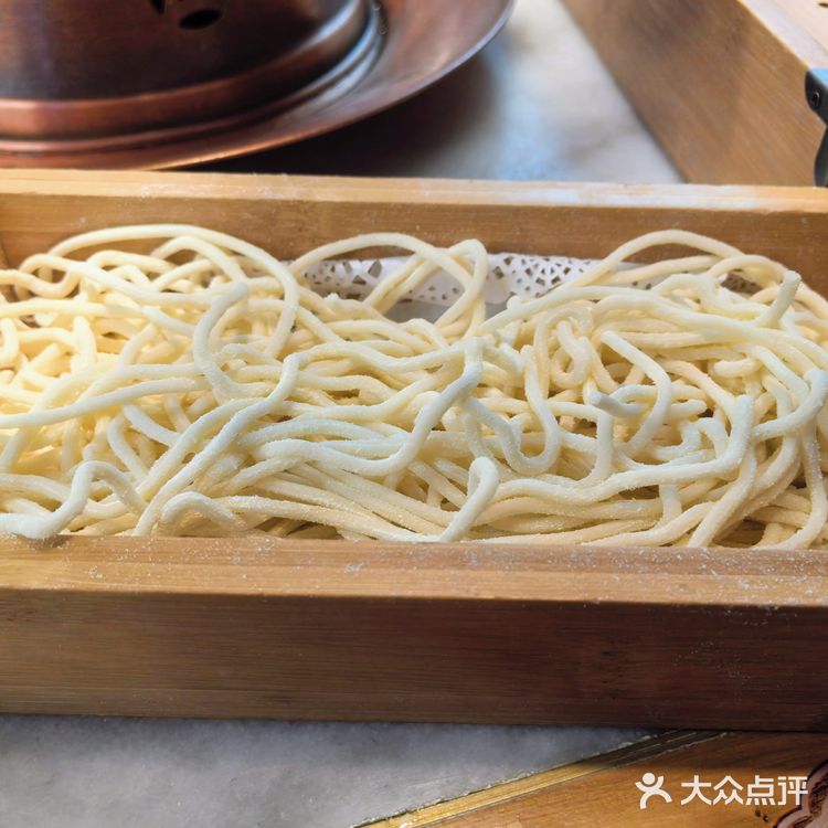 北京铜锅涮肉老字号,讲究肉鲜汤清没膻味