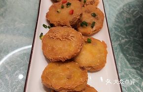 Crispy Lotus Root Stuffed with Meat