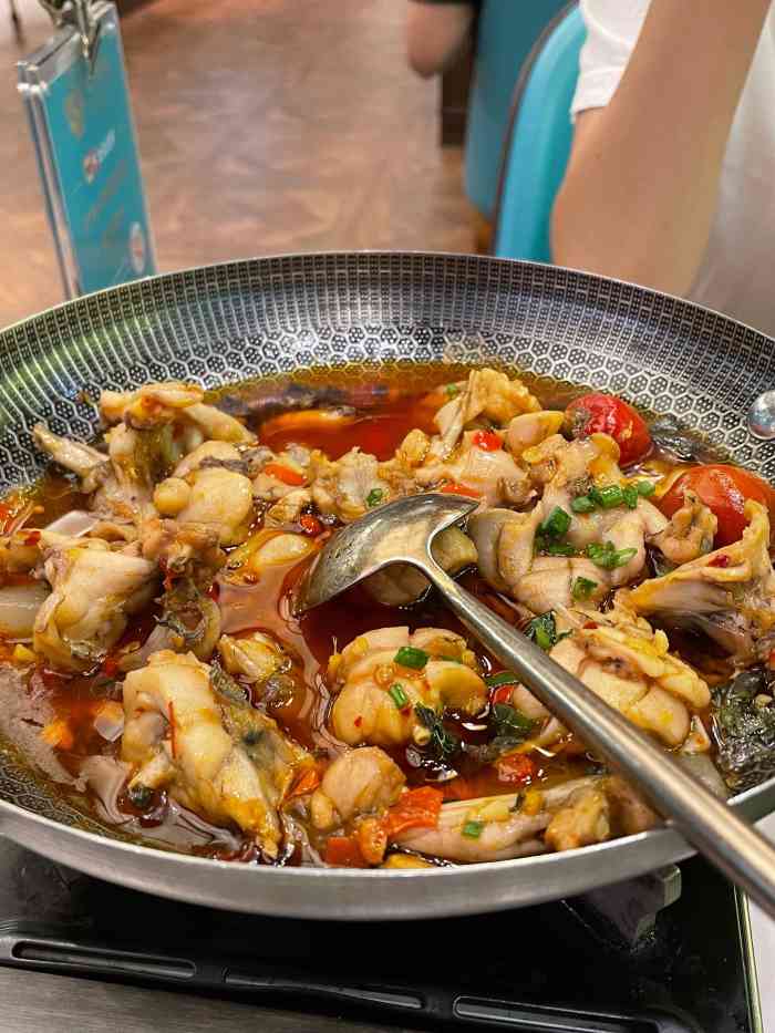 七号湘(南湖路店)-"[调皮]一桌子美味清蒸的三角鲂,肉质细腻.