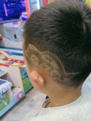 -爆米花儿童美发乐园