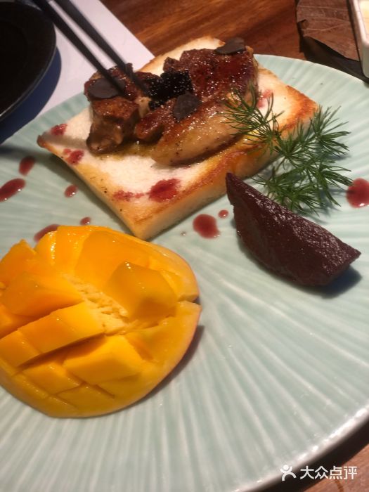 鹅肝鱼子酱黑松露