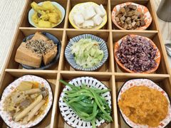 -轻蔬不用等·素食(江苏路店)