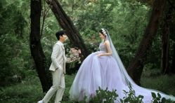 -雪中彩影婚纱摄影·微光艺术中心