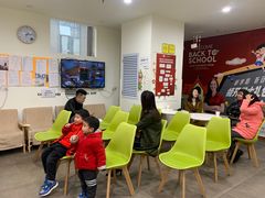 -i2青少儿英语(爱加星悦荟店)