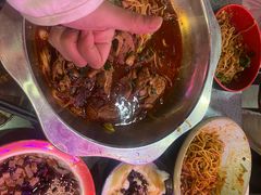 -爆炸头阿姨小四川正宗川味小吃(无任何分店)
