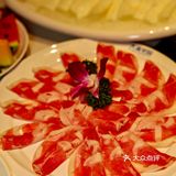 不是吧新开这家火锅店一锅三种口味菜都光盘！