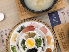 -花馬肆.云南过桥米线(汉神购物广场现场熬汤店)