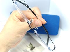 -罗伯特眼镜·蔡司官方授权(罗湖国贸店)