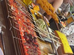 -哈尔滨小酒馆·鲜肉现穿自助烧烤(康新花园店)