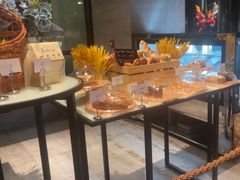 -星河吉酒店-BOND大堂吧·咖啡·简餐