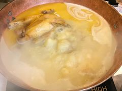 -鲜入围煮花胶鸡海鲜火锅