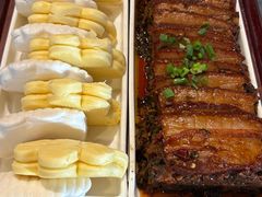 -帅巴人舅母子腊蹄民俗村