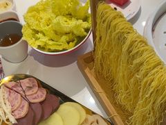 -洪氏嗨捞·广东猪肚鸡·椰子鸡火锅(西咸万象城店)