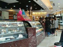 -85度C(生甜甜圈研究工坊·上海平凉店)