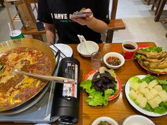 -黔多多贵州地摊火锅(木古地铁站店)