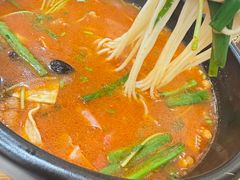 -花馬肆.云南过桥米线(汉神购物广场现场熬汤店)