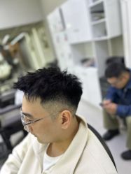 -尤司男士国潮理发馆