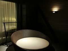 -上海滴水湖皇冠假日酒店