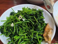 -芦茨金富饭庄·25年老字号·专做稻草鸡