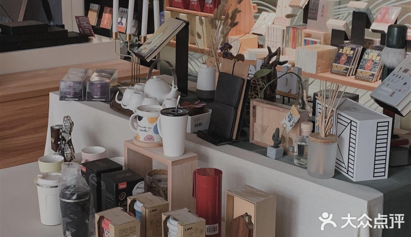 容易被忽视但绝对宝藏的书店[礼花]它真的好安静