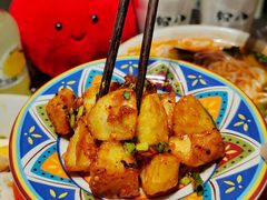 -粉八·云南米线·建水烧烤(常熟路店)