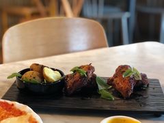香烤鸡翅配烤薯仔-玛尚诺意式餐厅(官舍店)