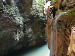 -龙水峡地缝景区